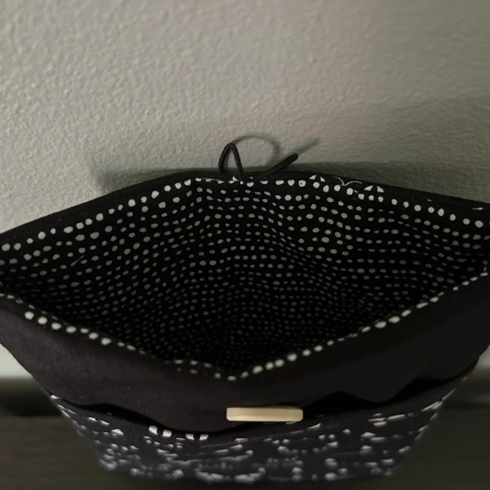 Black Cat Whiskers Padded Sleeve l Front pocket l button l Handmade l Kindle